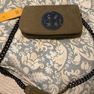 Tory Burch Logo Clutch
